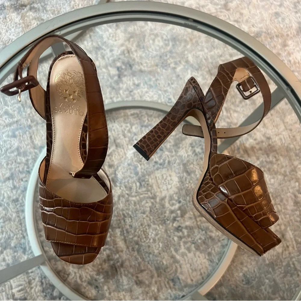 VINCE CAMUTO Women's Kortinta Croc-Embossed Platform High-Heel NWOT size 7.5